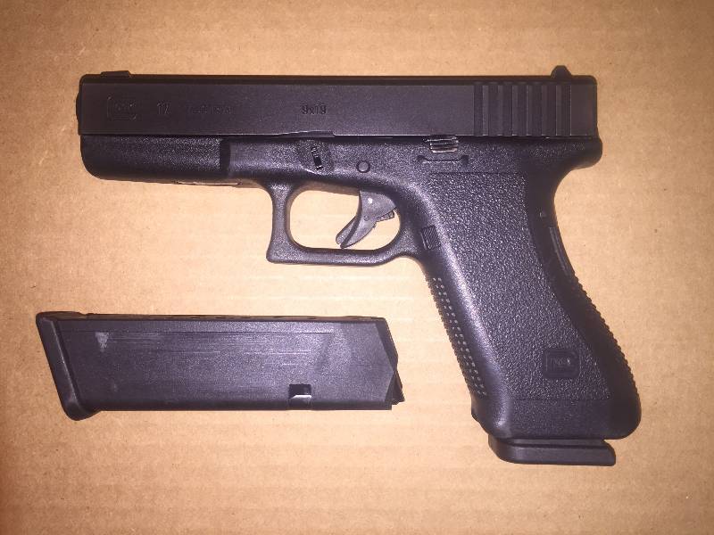 lot 18 image: Glock 17 Gen 2 Semi-Auto 9mm Pistol