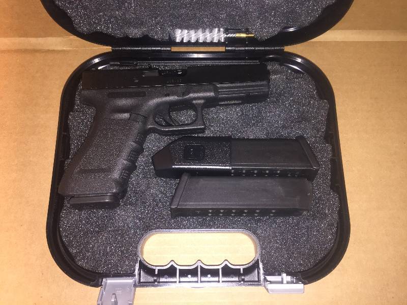 lot 20 image: Glock 22C Gen 3 Semi-auto .40 Cal Pistol