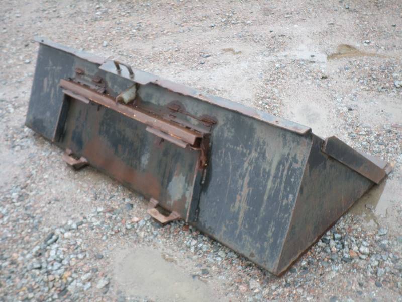 84 Universal Skidloader Bucket, No...