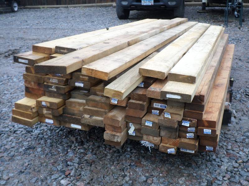 Pallet Of Lumber (40) 2x4x8ft Pl...