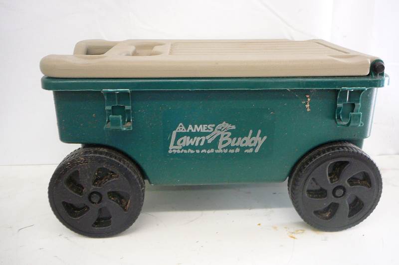 Lawn Buddy Car Lawn Sprinkler 2 spray Bottles