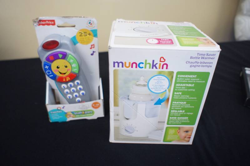 Munchkin Timesaver Bottle Warmer & Fisher Price Click Remote