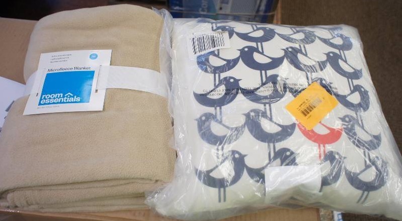 Micro Fleece Blanket & Decorative Bird Pillow