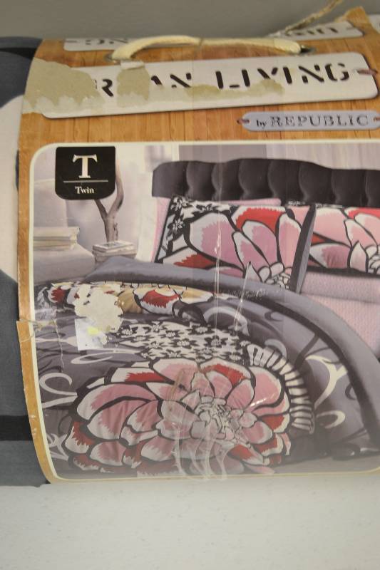 New Reversible Twin Comforter