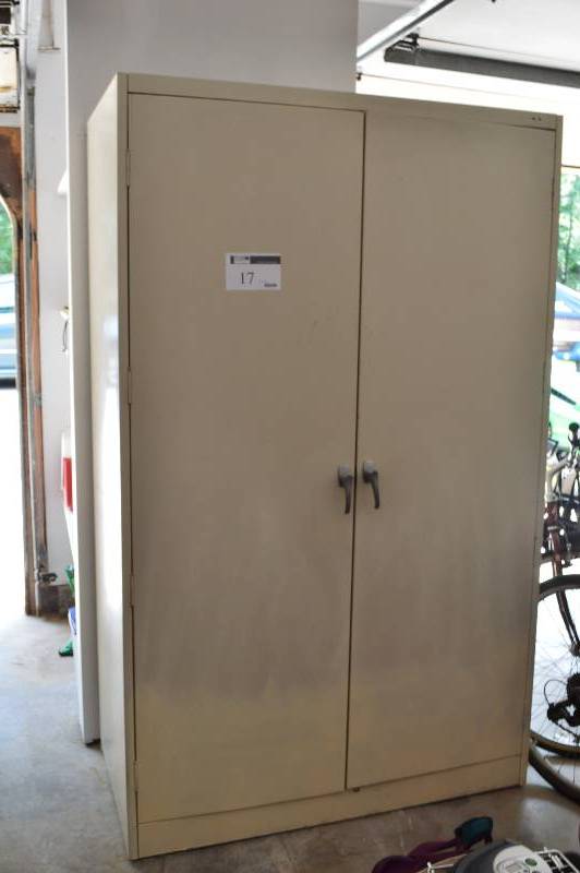 lot 17 image: Tennsco Brand Metal Utility Unit Beige Color 3 Adjustable Shelves 79 x 48 x 24.