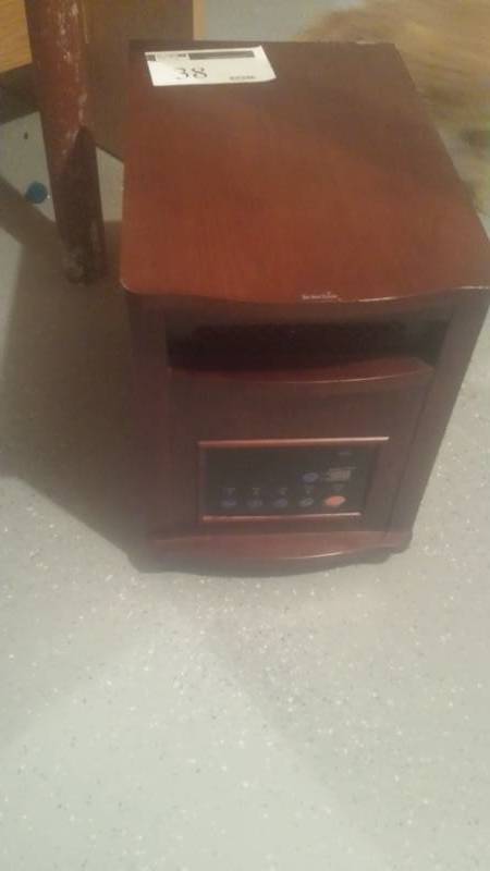 lot 38 image: Life Smart Infared Heater 120V SNHE51102573 Model LSPP1800-6WCH.