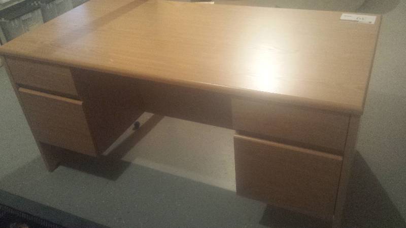 lot 39 image: MDF Desk Four Drwawer 60x 30 x 28.