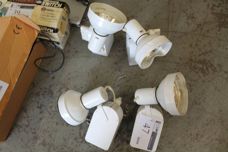 lot 47 image: Lot of (4) Track Light Floodlight Fixtures wMounting Attachment 120V 2.6A.
