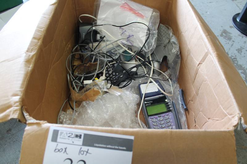 lot 33 image: Box Lot Including Verifone Credit Card Terminal Label Manager 350 And More.