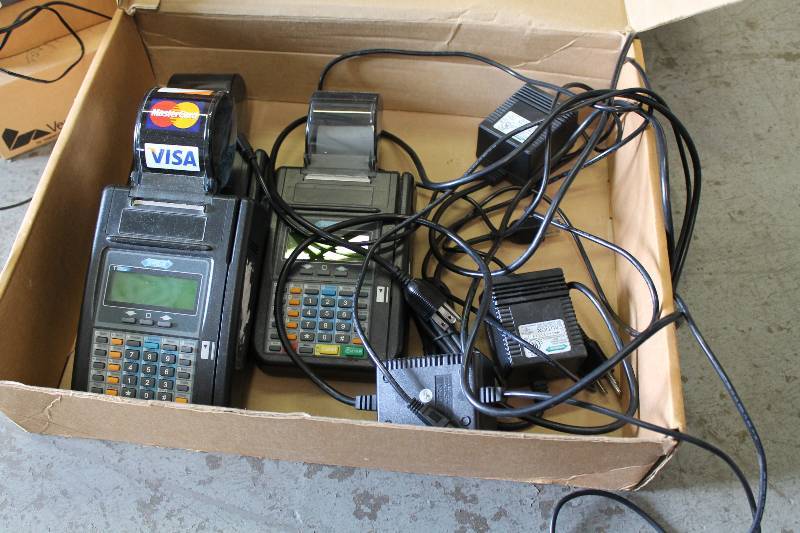 lot 32 image: Lot of (3) Hypercom Model T7Plus Credit Card Terminals.