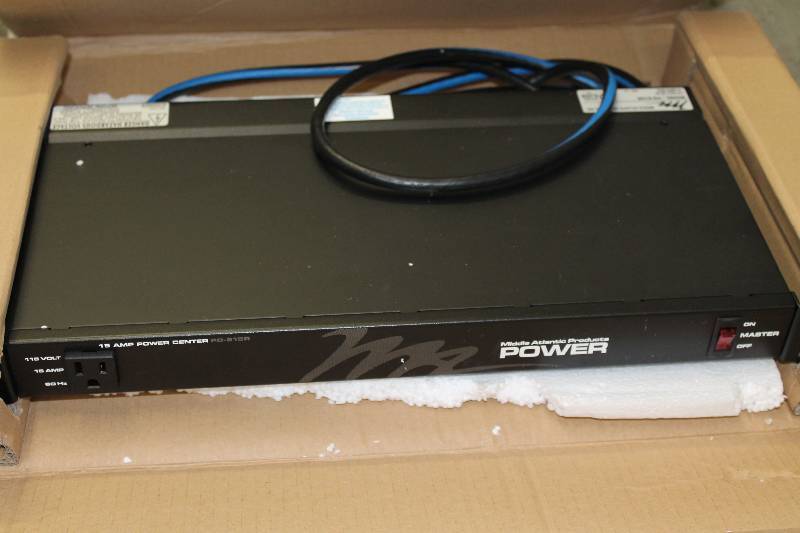 lot 53 image: Middle Atlantic Rackmount Power Strip PD-915R Power strip