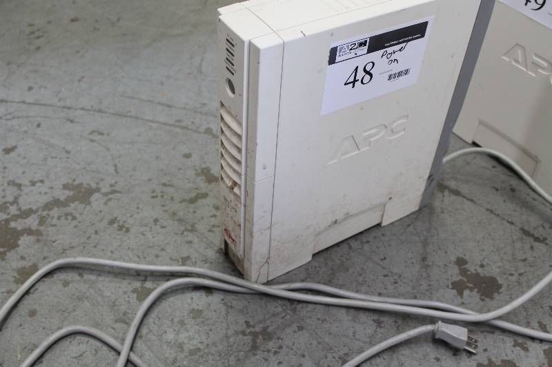 lot 48 image: APC Battery Back-UPS RS 1200 wCord Powers On.