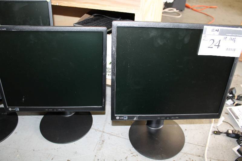 lot 24 image: Lot of (2) LG Flatron L1942PE Flat Screen Computer Monitors 19.