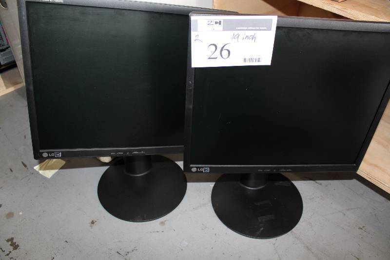 lot 26 image: Lot of (2) LG Flatron L1942PE Flat Screen Computer Monitors 19.