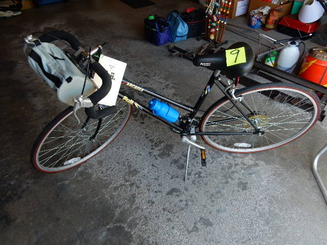 lot 9 image: Fuji, Ladies, 10 speed bike from the 90s