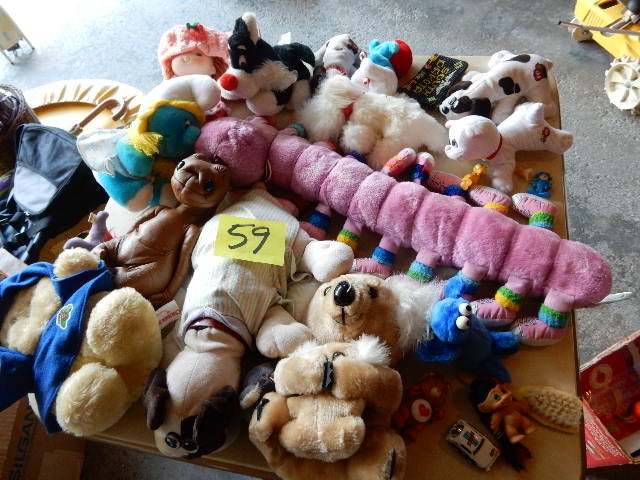 lot 59 image: Misc.. Stuffed animals.