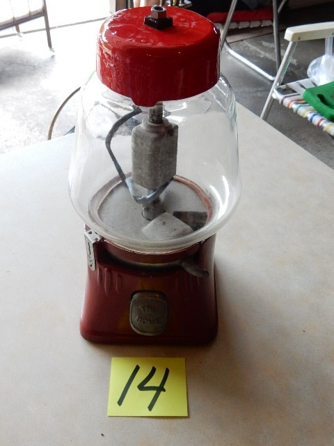lot 14 image: 5 Cent Peanut dispenser.. Heats