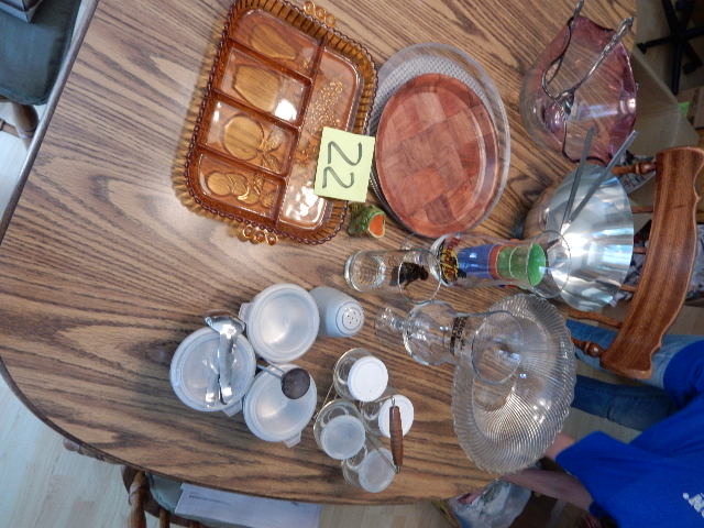 lot 22 image: Misc. Glassware and Serving Bowls as pictured
