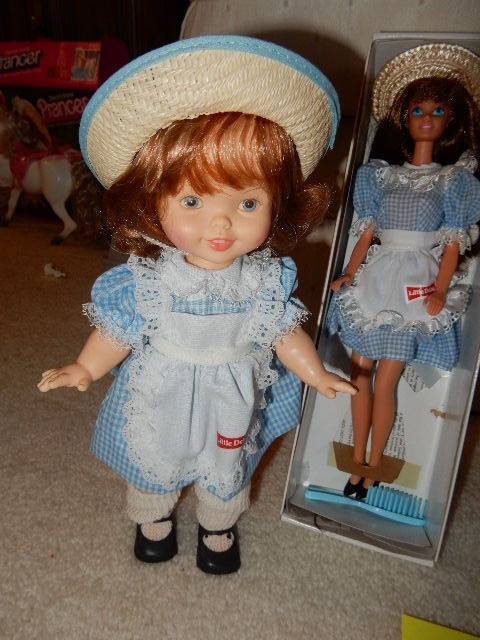 lot 29B image: Little Debbie Barbies and Little Debbie herself