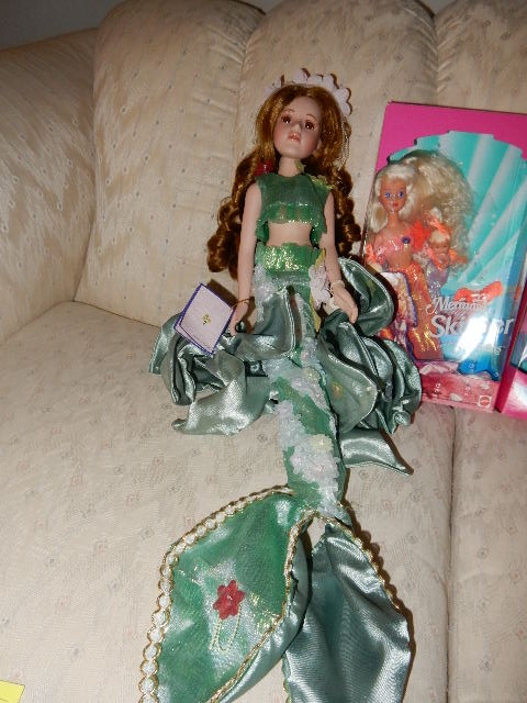 lot 29C image: 5 Mermaid Theme Barbies