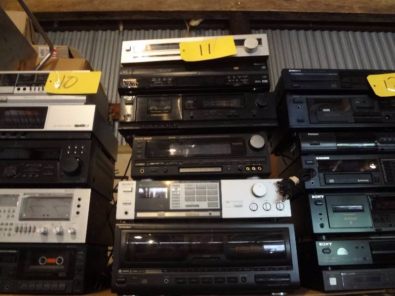 lot 11 image: Lot of Electronics