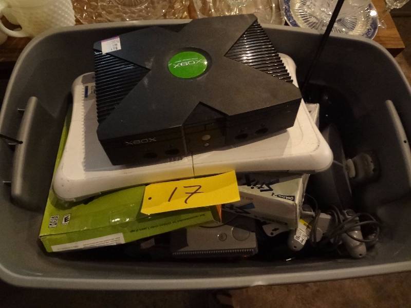 lot 17 image: Large Lot of Controllers, X-box,Wii, Footboard,Toys