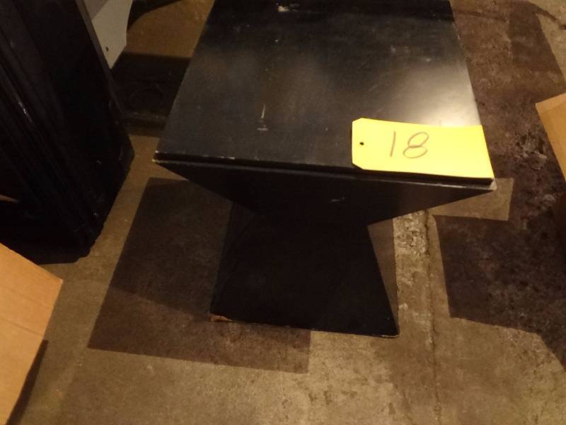 lot 18 image: Black Wood Stand