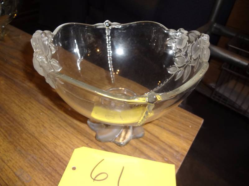 lot 61 image: Lot of Glass Bowls
