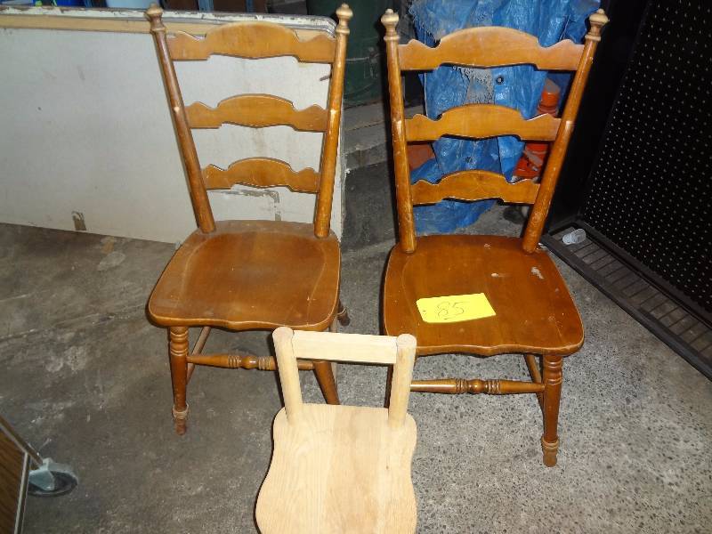 lot 85 image: Chairs, Old Oak