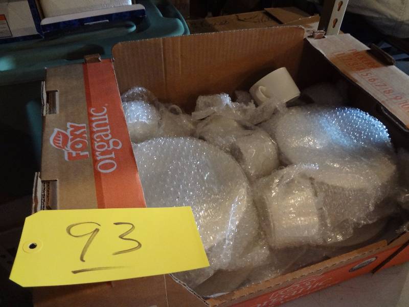 lot 93 image: 8 Place White China