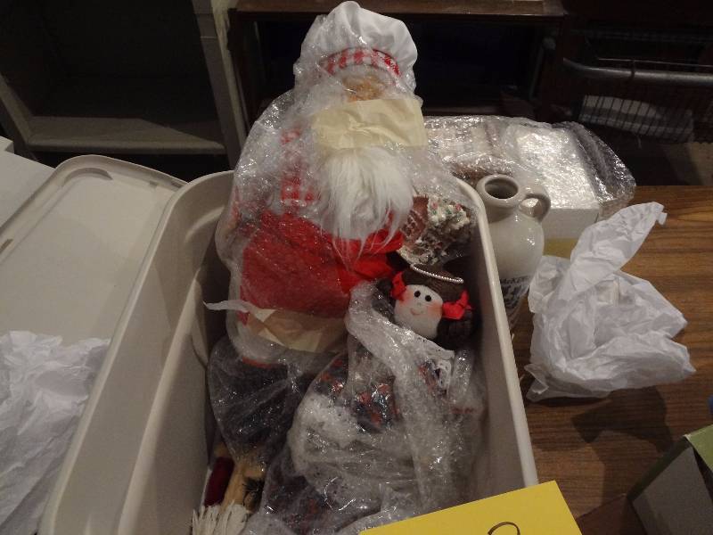 lot 102 image: Decorator Stuff