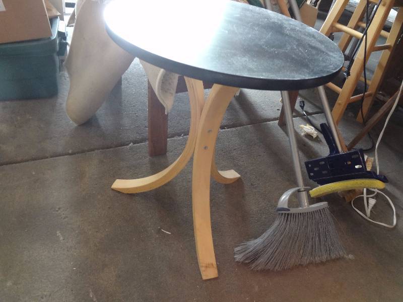 lot 179 image: Table, Stool, Planter, Vertical Fan