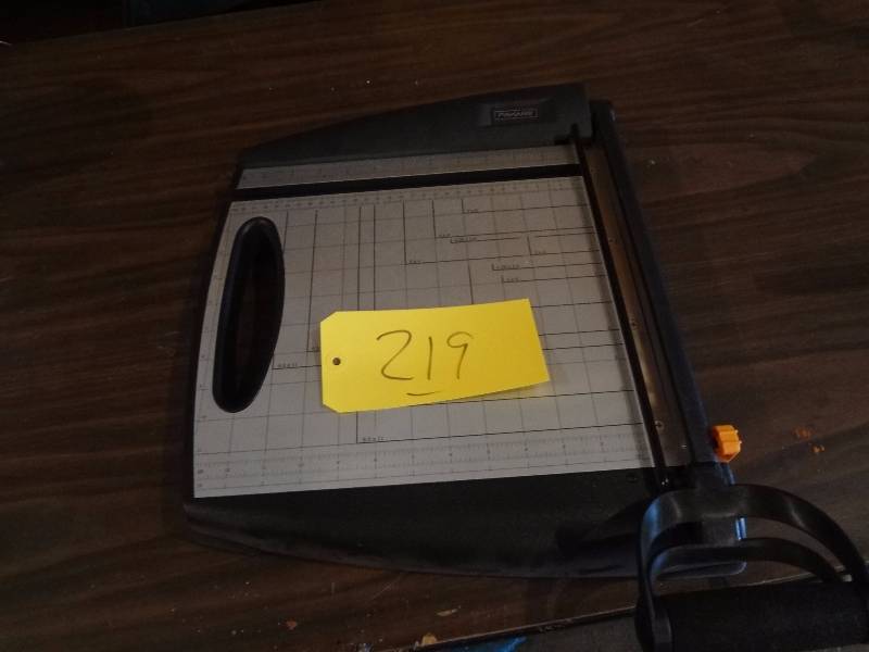lot 219 image: Fiskars Paper Cutter