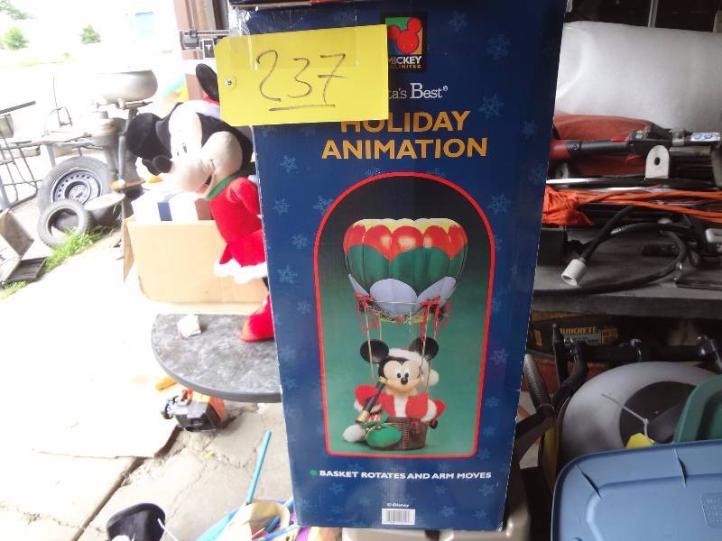 lot 237 image: Mickey Santa