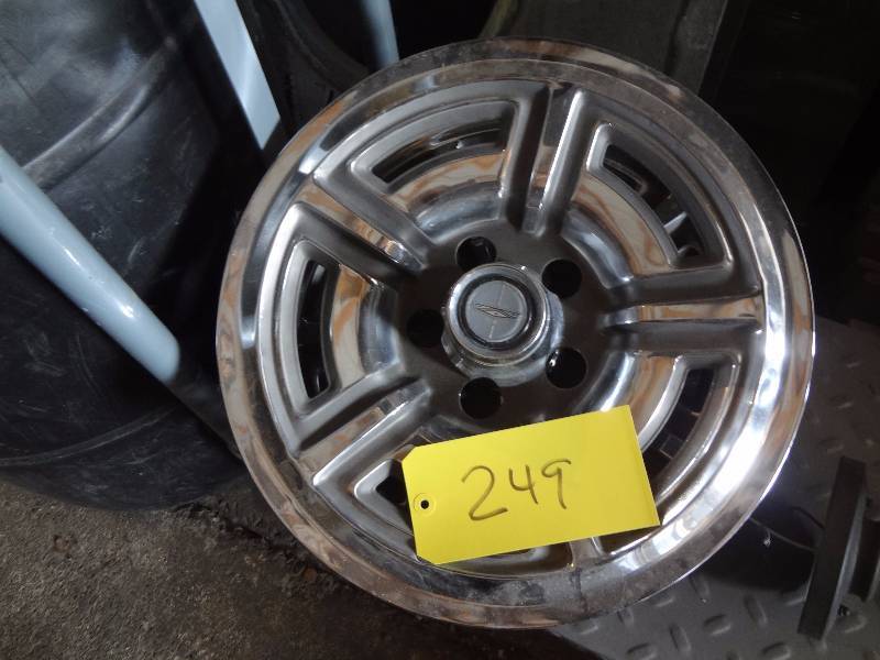 lot 249 image: Set of 1966 Ford Galaxie Hubcaps
