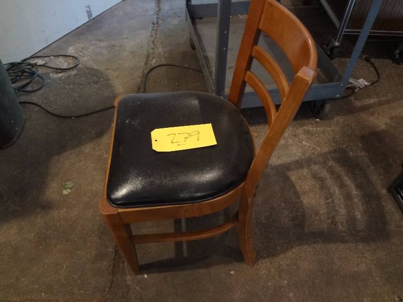 lot 279 image: (4) Chairs