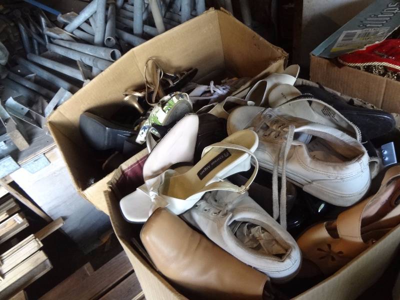 lot 281 image: Large Lot of Ladies Shoes