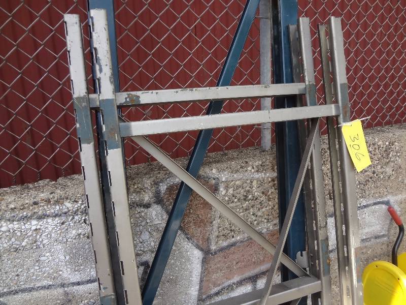 lot 306 image: Three Sections uprights