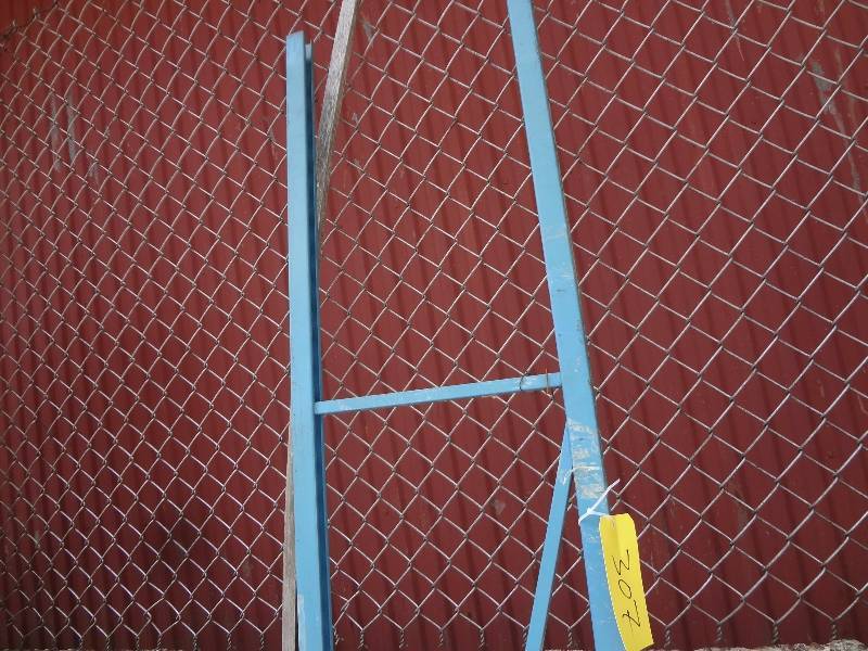 lot 307 image: 1 Section Small Upright