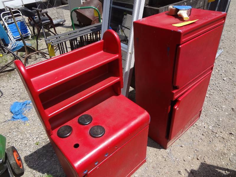 lot 310 image: Set of Old Kids Play Appliances