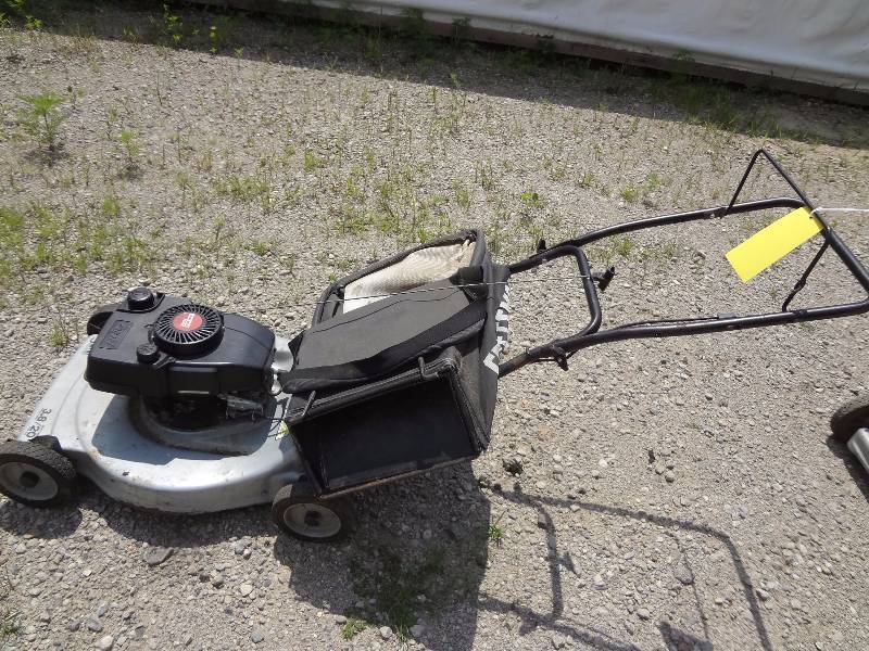 lot 333 image: Craftsman Lawn Mower