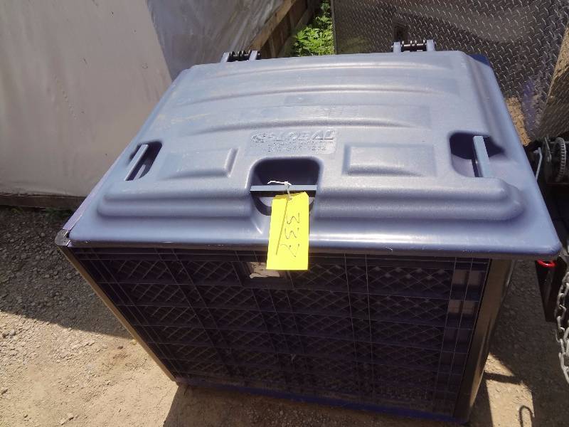 lot 337 image: Plastic Bin