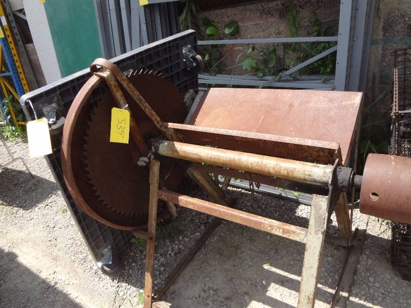 lot 339 image: Old Saw