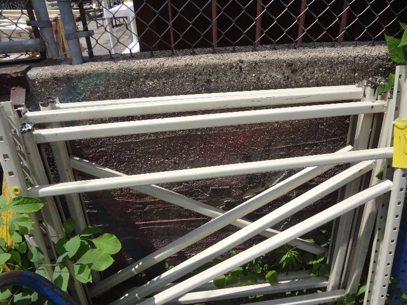 lot 345 image: 4 Short pieces of Racking