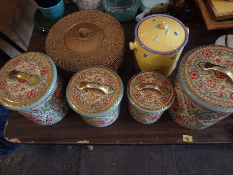 lot 365 image: Decorative Containers