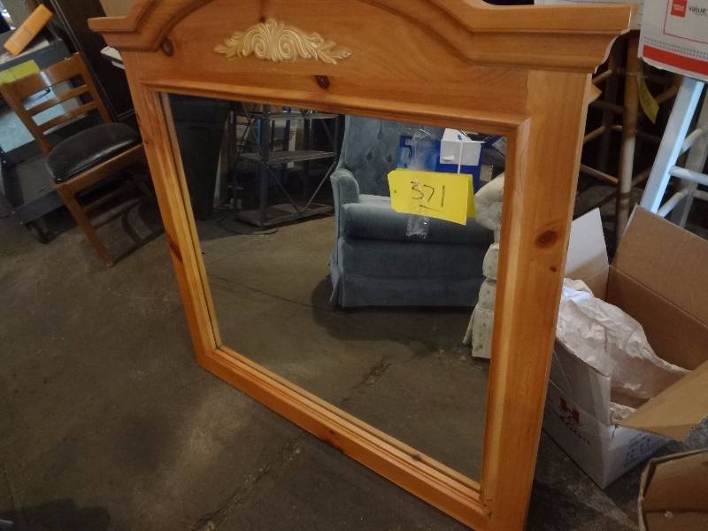 lot 371 image: Broyhill Wall Mirror