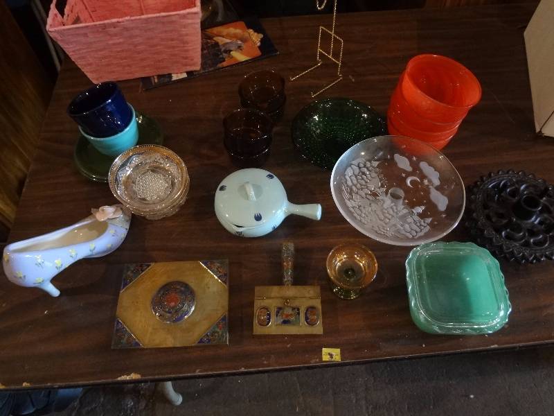 lot 389 image: Stuff, Fiesta, Refrigerator Dish,Fancy Brass