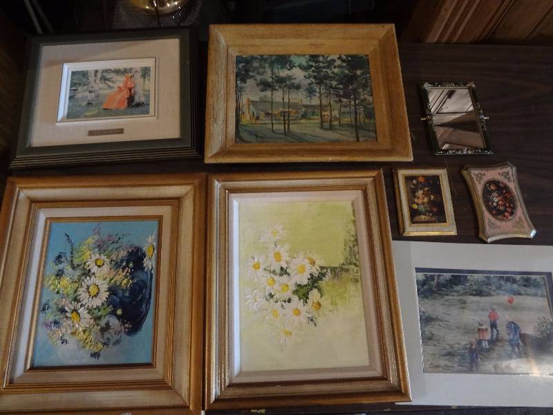 lot 399 image: PicturesFrames