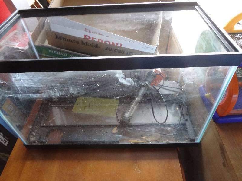 lot 400 image: Aquariums