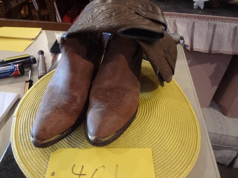 lot 401 image: Girls Cowboy Boots, Sz 10